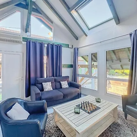 6 People L'ecurie Villa